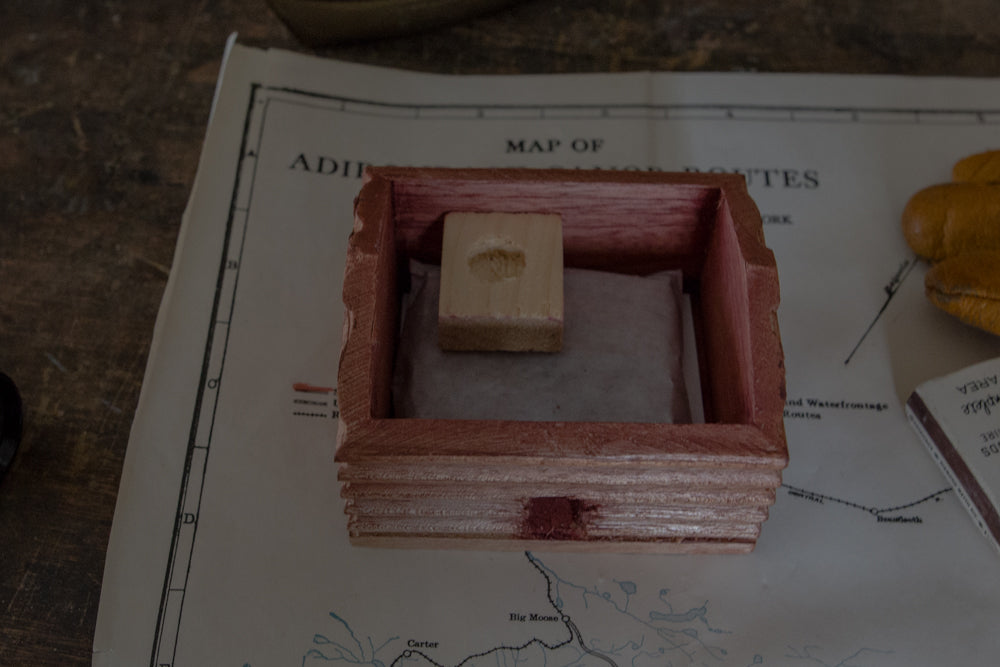 Cabin Incense Burner with 10 Balsam Fir Logs Paine's